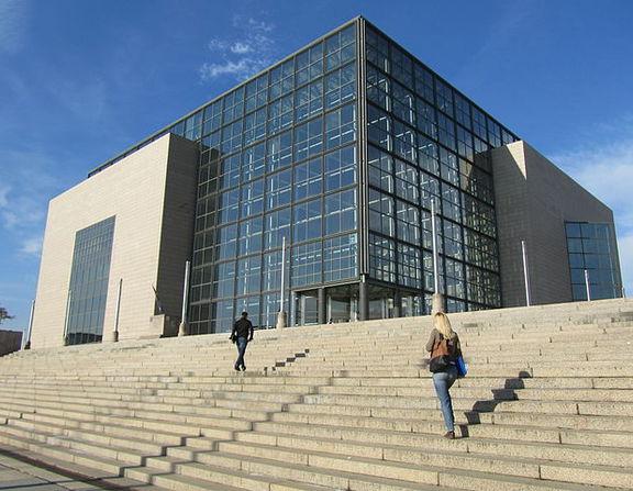 Large 640px national and university library in zagreb
